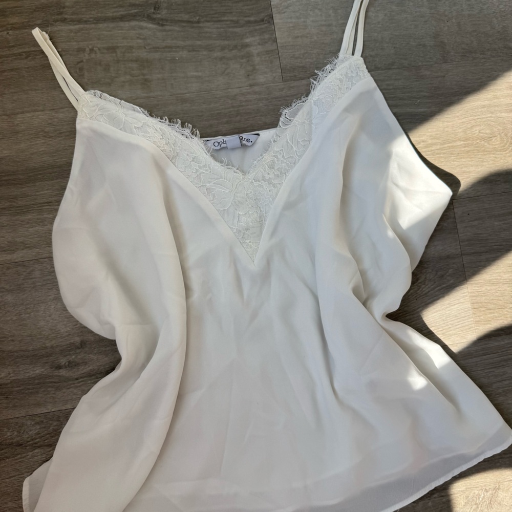 White Lace Trimmed Top - Picture 2 of 4